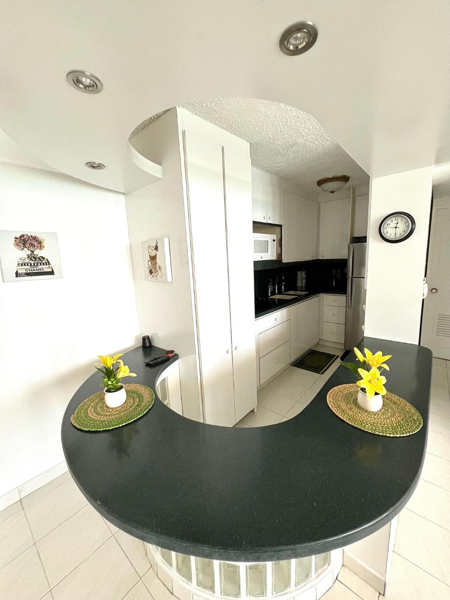 Gorgeous Ocean View 1Br W/Beach Acess & Pool Apartment ซานฮวน ภายนอก รูปภาพ