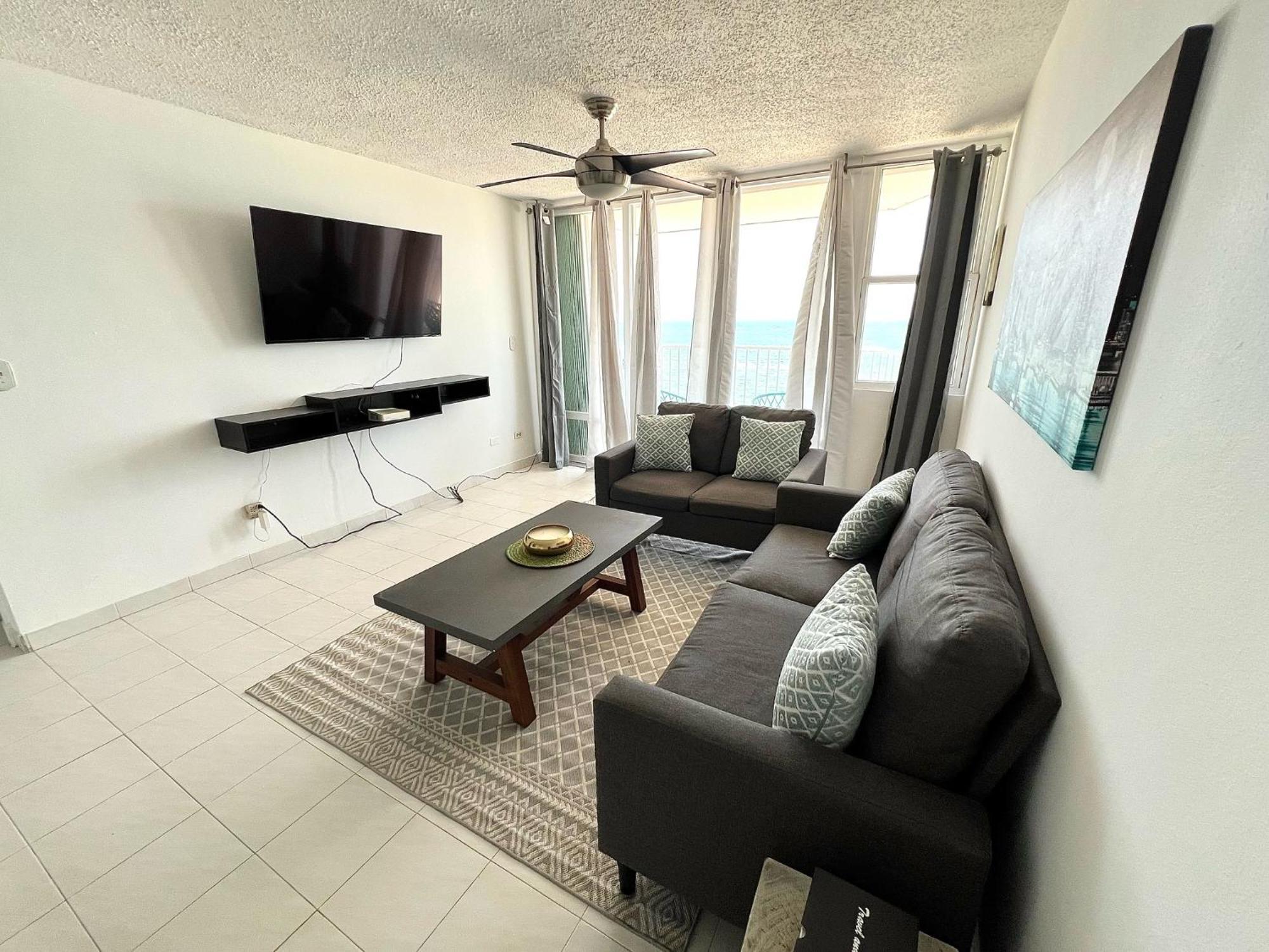 Gorgeous Ocean View 1Br W/Beach Acess & Pool Apartment ซานฮวน ภายนอก รูปภาพ